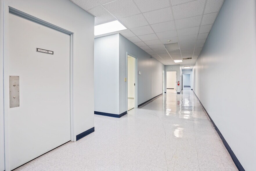 More Photos Of 4000 E Broad St, Whitehall Convenience Store For Sale