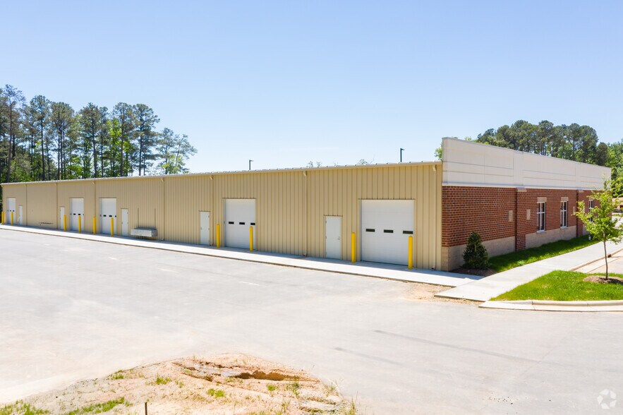More Photos Of 2041-2053 Energy Dr, Apex Light Manufacturing For Lease