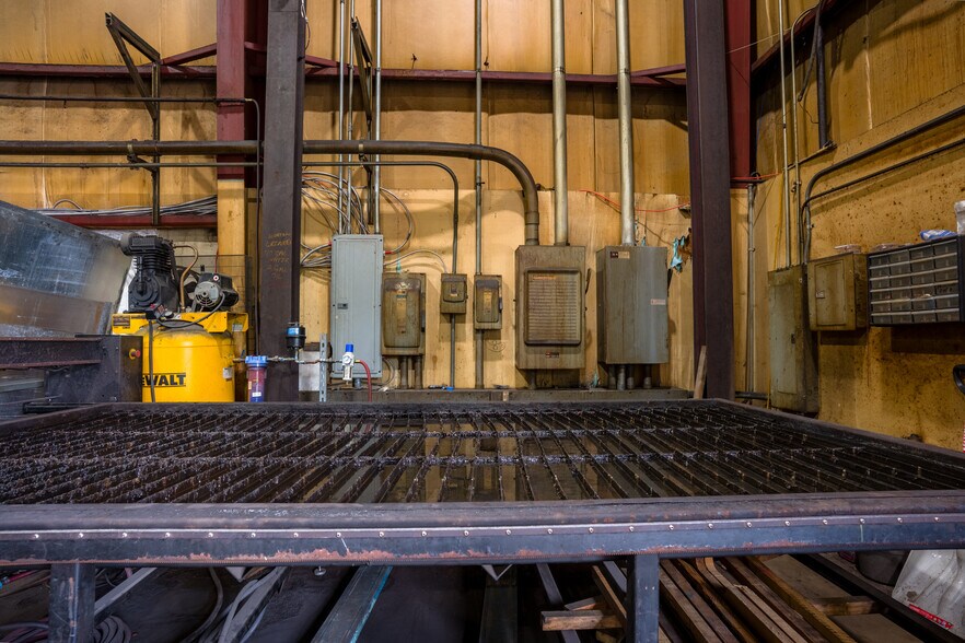 More Photos Of 722 Ketcham St, Indianapolis Warehouse For Sale