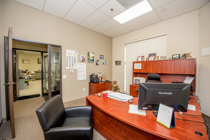 More Photos Of 537 Queensland Cir, Corona Loft Creative Space For Lease