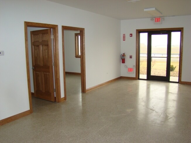 More Photos Of 16726 Cherry Creek Ct, Joliet Warehouse For Lease