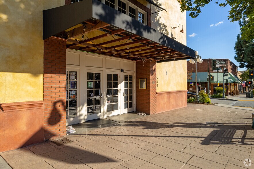 More Photos Of 534 S Myrtle Ave, Monrovia Restaurant For Lease