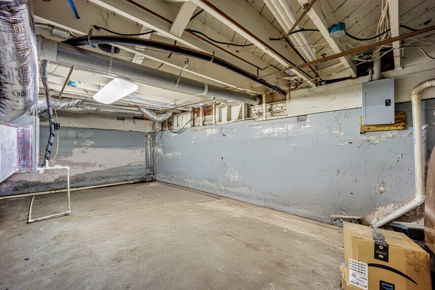 More Photos Of 1500 W Abram St, Arlington Medical For Lease