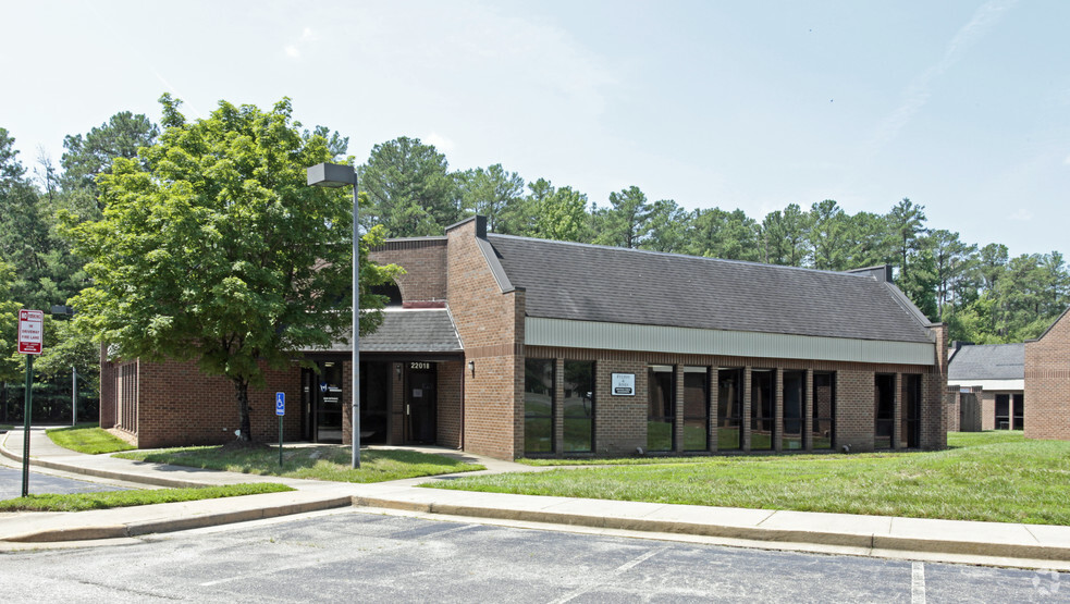 Primary Photo Of 2201 E Parham Rd, Henrico Unknown For Lease