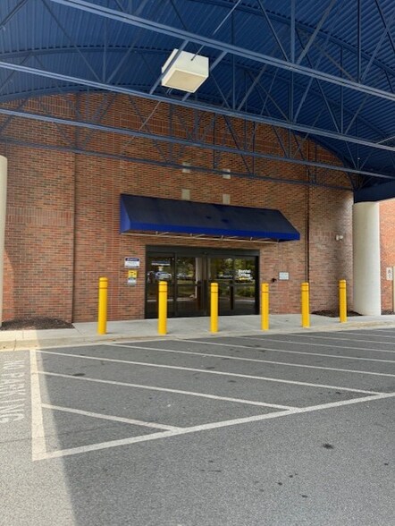 More Photos Of 1125 Roberts Blvd, Kennesaw Self Storage For Lease