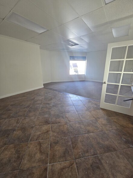 More Photos Of 44143-44147 20th St W, Lancaster Medical For Sale