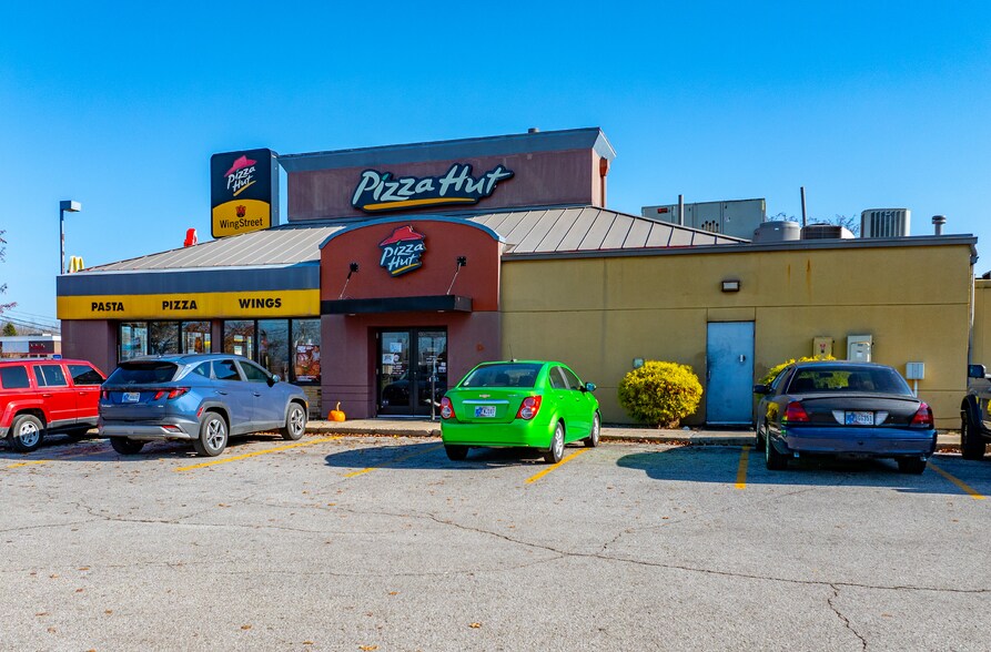 More Photos Of 525 S Lake Rd S, Scottsburg Restaurant For Sale