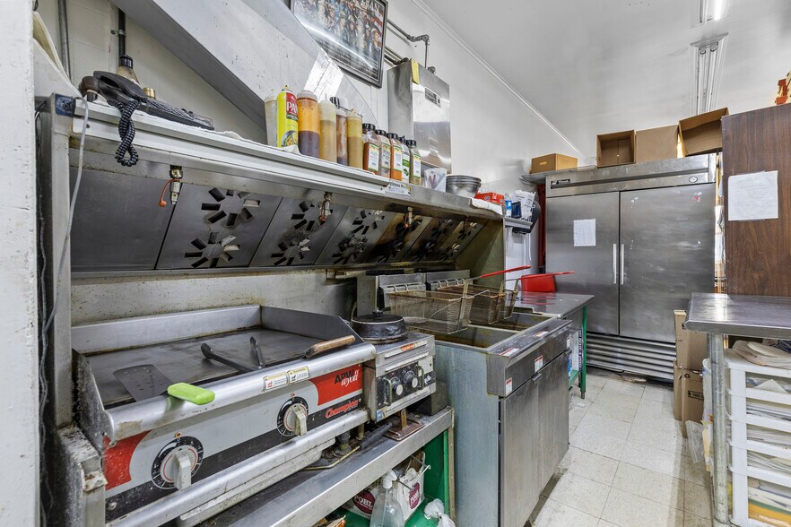 More Photos Of 114 E Lincoln Ave, Mc Donald Storefront For Lease