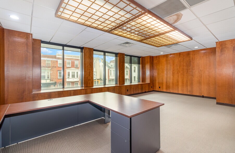 More Photos Of 403-405 N 2nd St, Harrisburg Office For Sale
