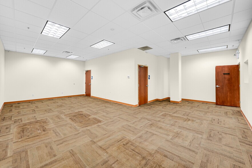 More Photos Of 721 E 112th St, Chicago Flex For Lease