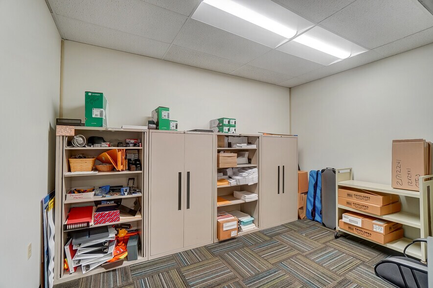 More Photos Of 2025 E 4th St, Lima Light Manufacturing For Sale