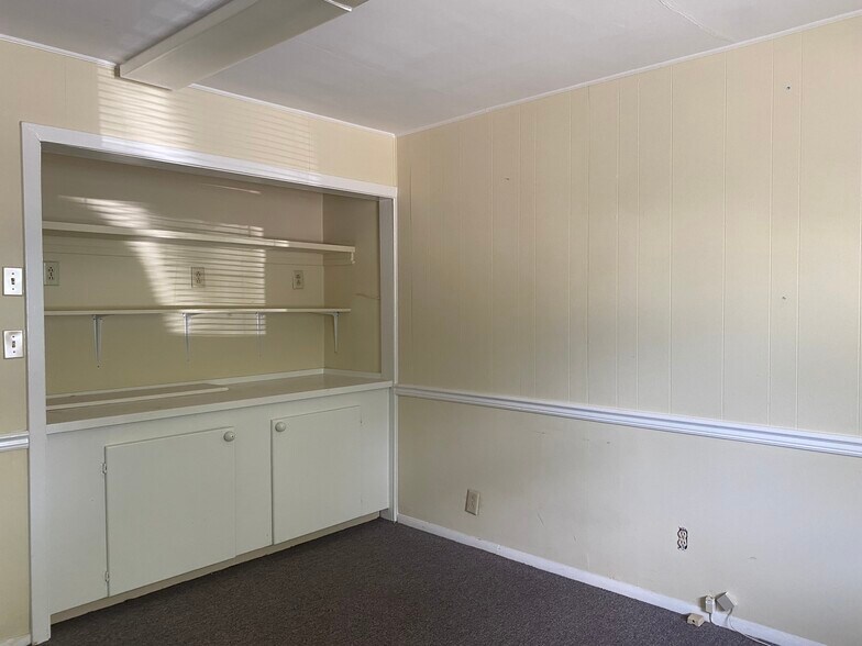 More Photos Of 517 Owen Dr, Fayetteville Office For Sale