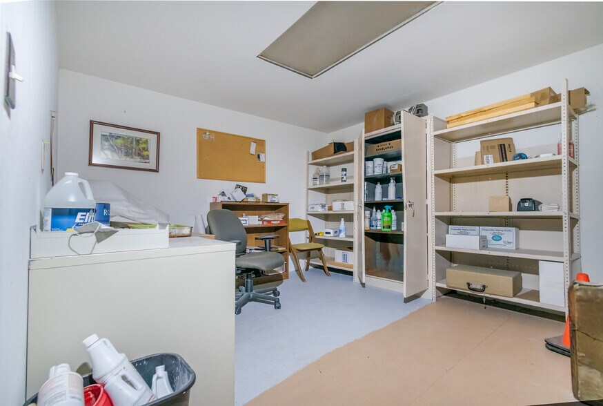 More Photos Of 100-106 S Main st, Ishpeming Flex For Sale