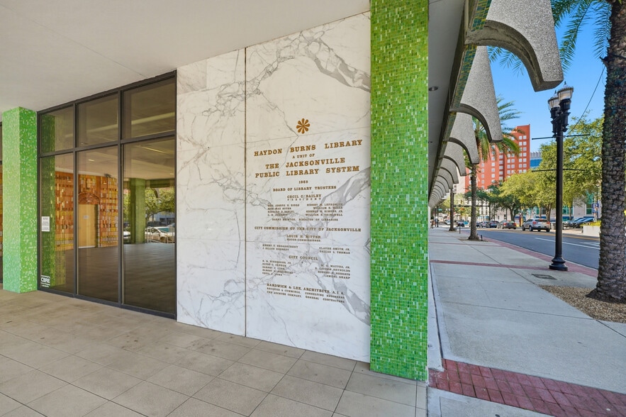 More Photos Of 40 E Adams St, Jacksonville Office For Lease