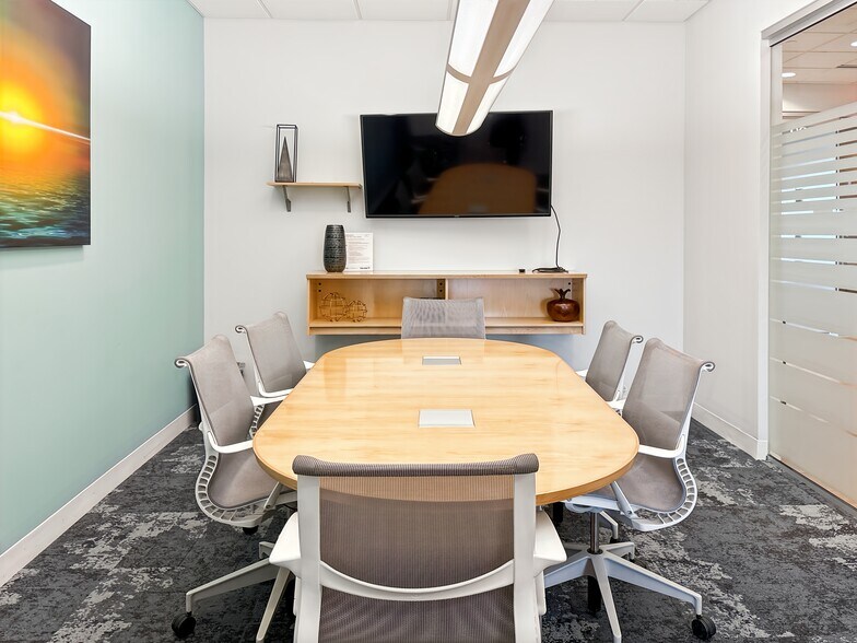 More Photos Of 5550 Wild Rose Ln, West Des Moines Coworking Space