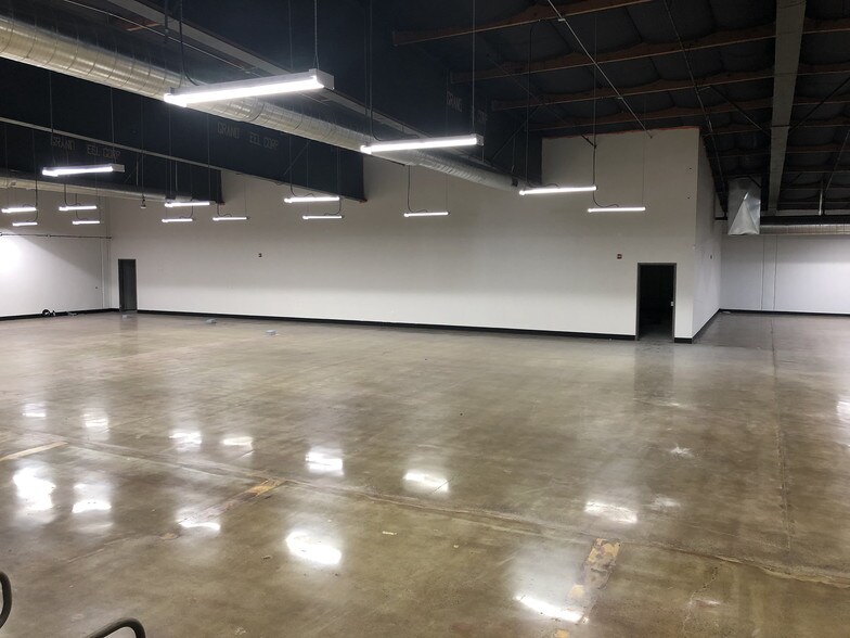 More Photos Of 2326 Florin Rd, Sacramento General Retail For Sale