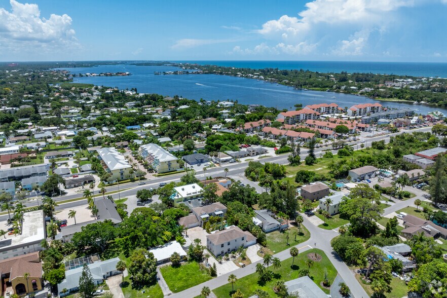 More Photos Of 1700-1704 Redwood St, Sarasota Apartments For Sale