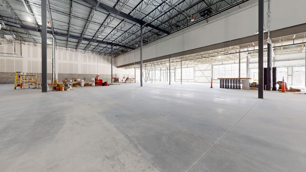 More Photos Of 100 Blvd Jean-Baptiste-Rolland O, Saint-jerome Unknown For Lease