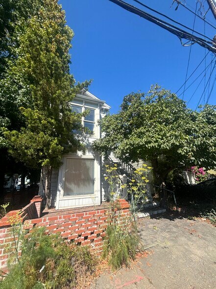 Primary Photo Of 650-660 4th St, Oakland Office For Sale