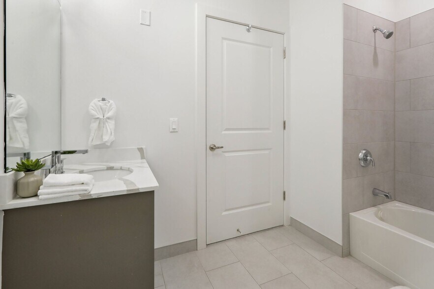 More Photos Of 110 Bergen Tpke, Little Ferry Apartments For Lease