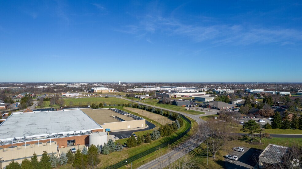 More Photos Of 171 Green Meadows Dr S, Lewis Center Office Residential For Sale