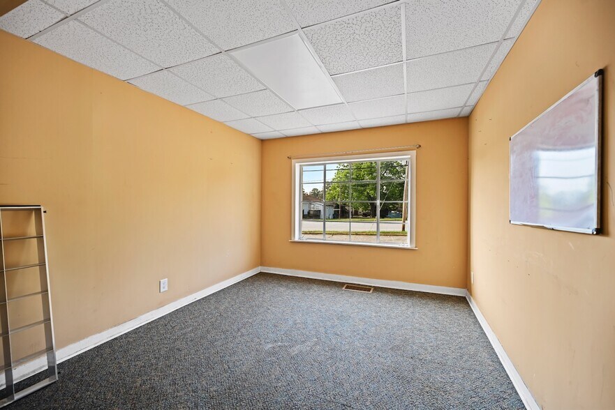 More Photos Of 1530 Nabell Ave, East Point Warehouse For Lease