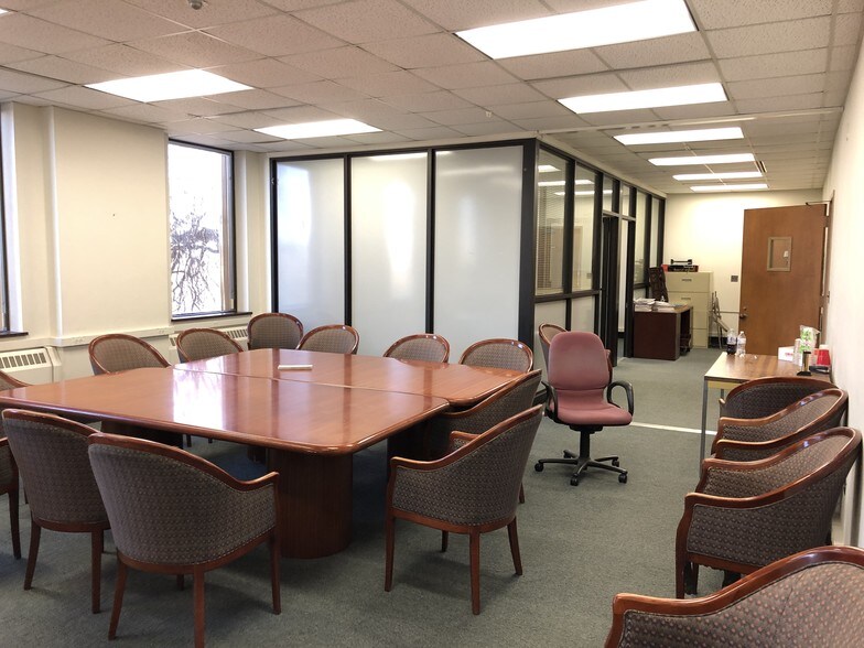 More Photos Of 4 Plaza Way, Fairhaven Bank For Lease