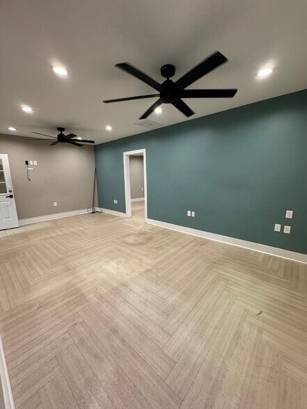 More Photos Of 1817 Baker Rd, High Point Warehouse For Lease