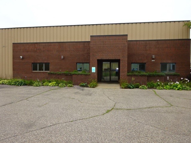 More Photos Of 4824 Industrial Park Dr, Stevens Point Manufacturing For Lease