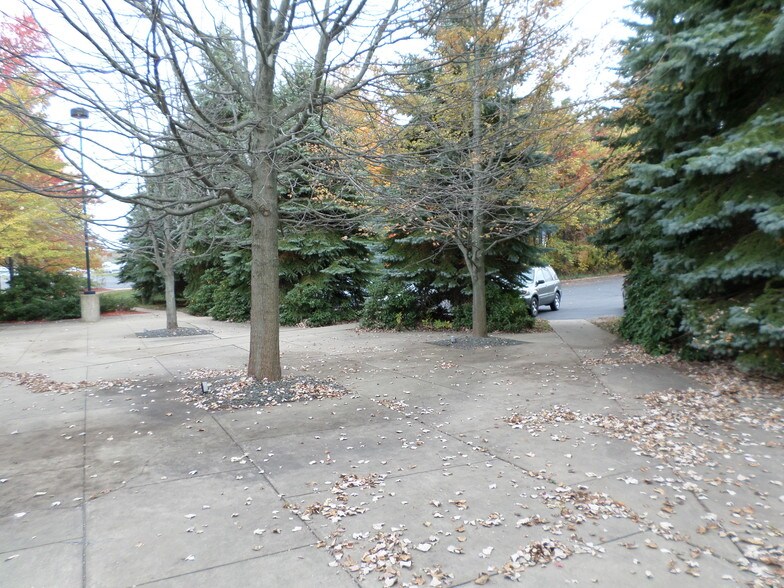 More Photos Of 395 Oak Hill Rd, Mountain Top Manufacturing For Lease