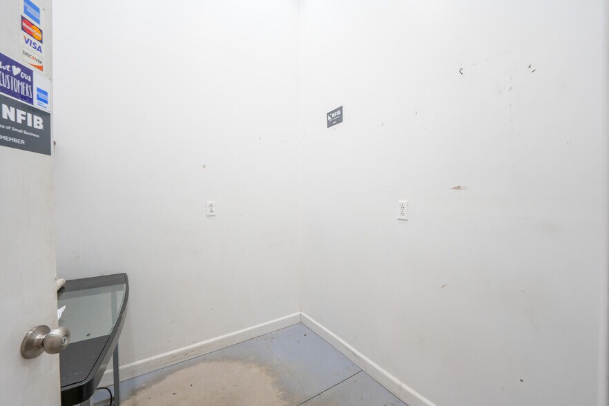 More Photos Of 4907 State Route 982, Latrobe Bar For Lease