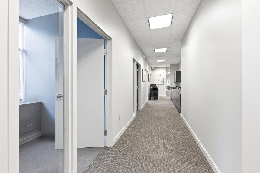 More Photos Of 9420 Bonita Beach Rd, Bonita Springs Office For Lease