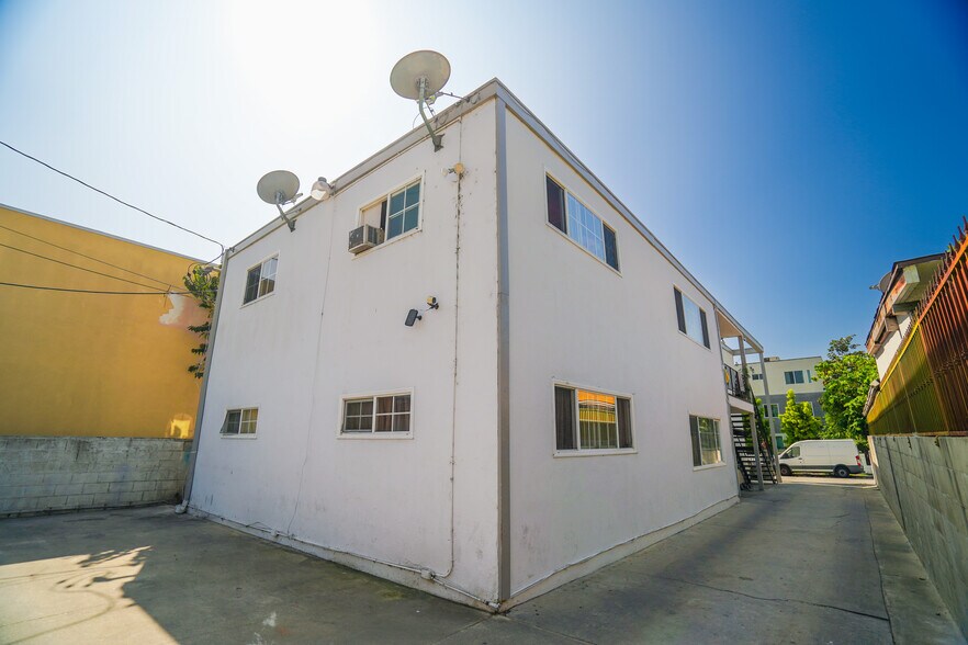 More Photos Of 5343 Carlin St, Los Angeles Apartments For Sale