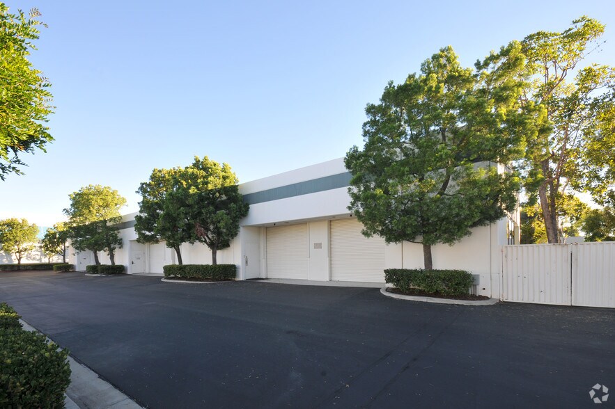 More Photos Of 72 Argonaut, Aliso Viejo Light Manufacturing For Lease