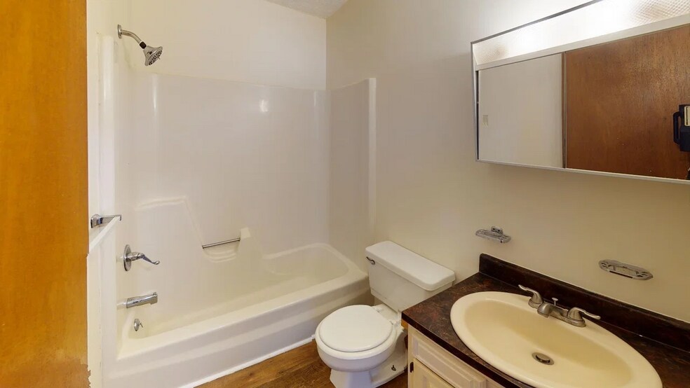 More Photos Of 5031 W Pea Ridge Rd, Huntington Apartments For Sale