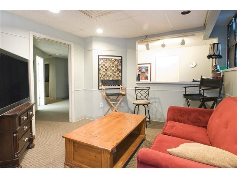 More Photos Of 728 Copeland St, Pittsburgh Freestanding For Sale