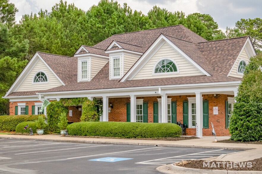 More Photos Of 210 Hannahs Mill Rd, Thomaston Medical For Sale