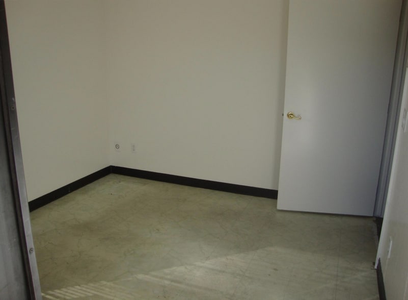 More Photos Of 2519 W Winton Ave, Hayward Warehouse For Sale