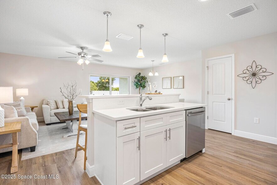 More Photos Of 207 HIDDEN WOODS PL, Melbourne Apartments For Sale