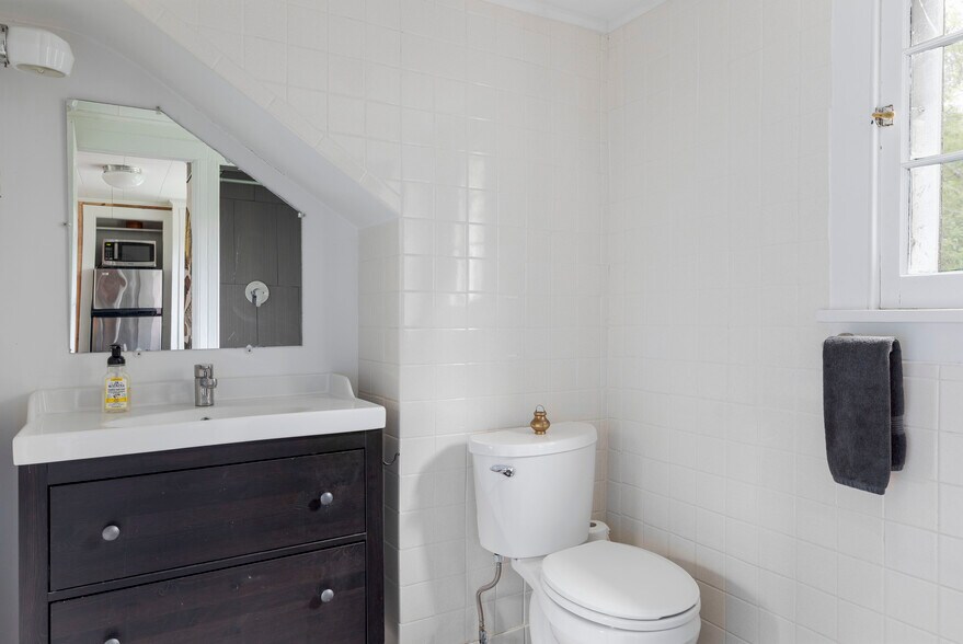 More Photos Of 4170 Rte 9W, Saugerties Hospitality For Sale