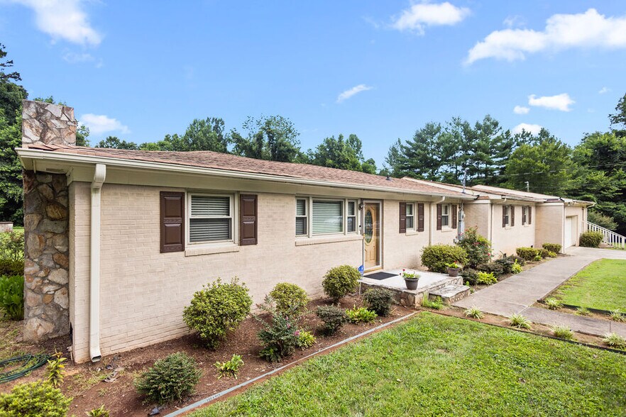 More Photos Of 950 Totten Rd, Gibsonville Freestanding For Sale