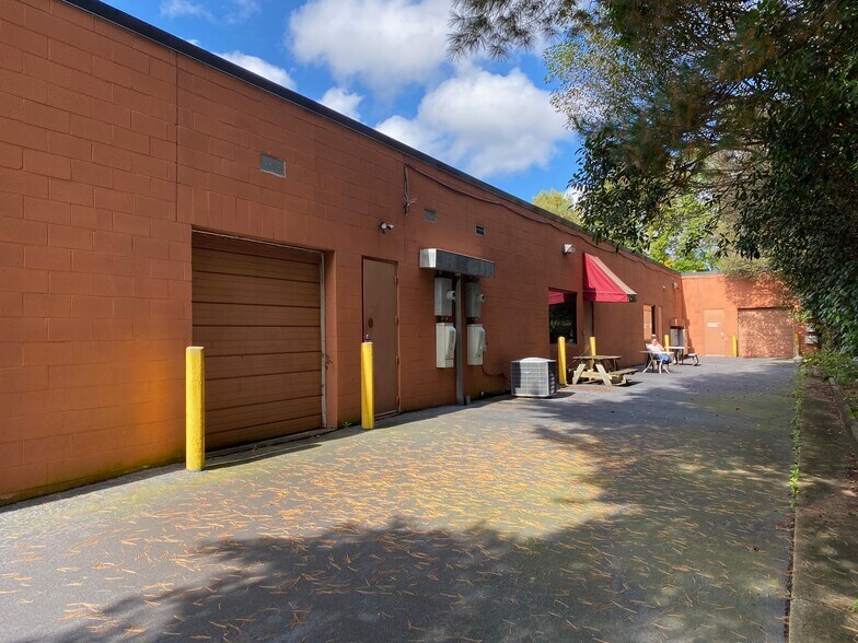 More Photos Of 9701 Metropolitan Ct, Richmond Office For Lease