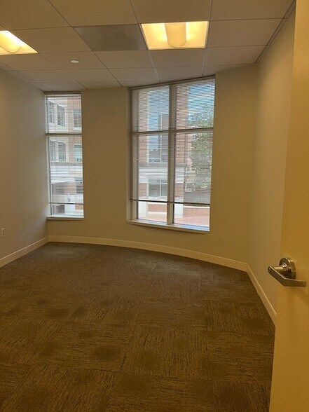 More Photos Of 1727-1729 King St, Alexandria Office For Lease