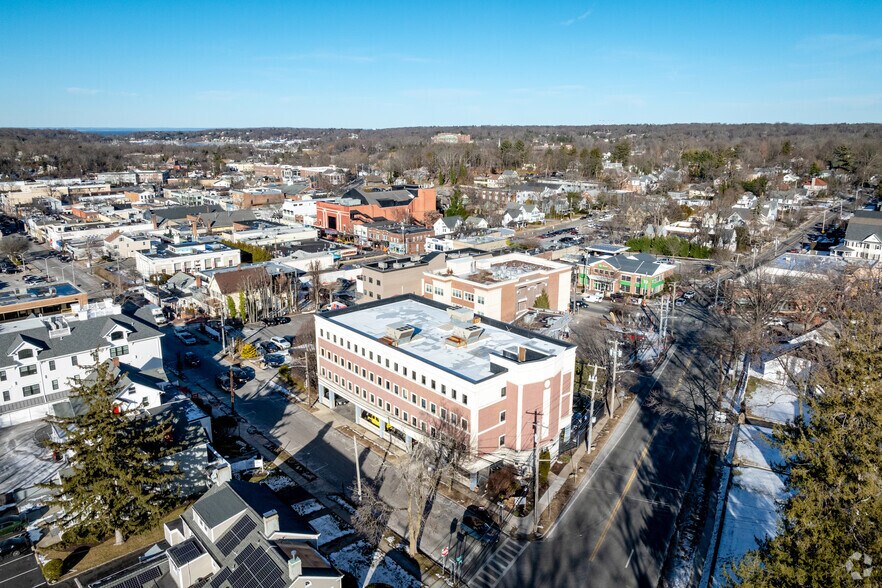 More Photos Of 7 High St, Huntington Office For Lease