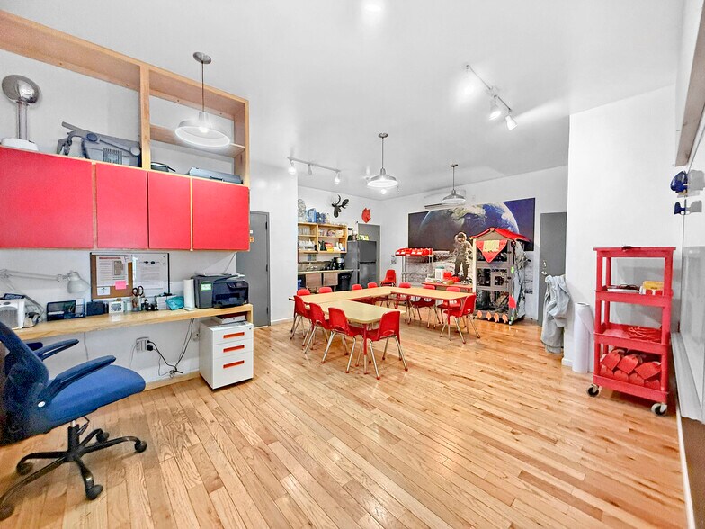 More Photos Of , Brooklyn General Retail For Sale