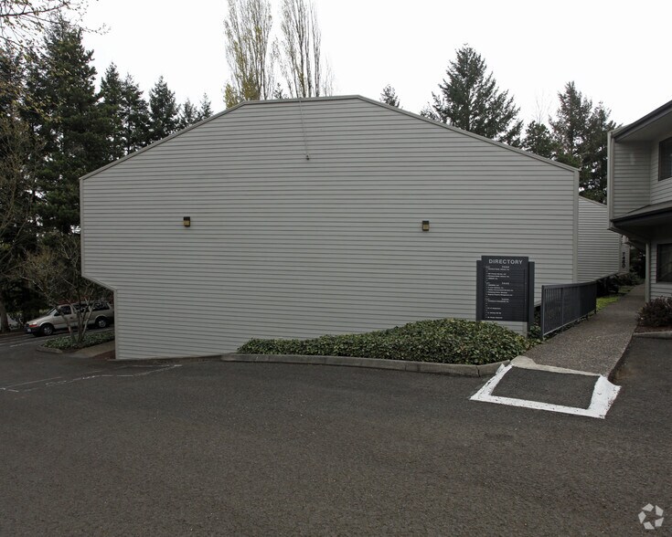 More Photos Of 7460 SW Hunziker Rd, Tigard Unknown For Lease