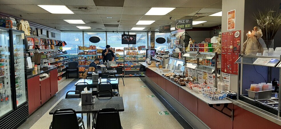 More Photos Of 3250 W Big Beaver Rd, Troy Office For Lease