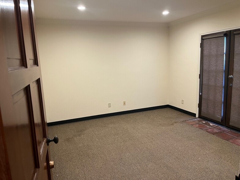 More Photos Of 1420 F St, Modesto Office For Lease