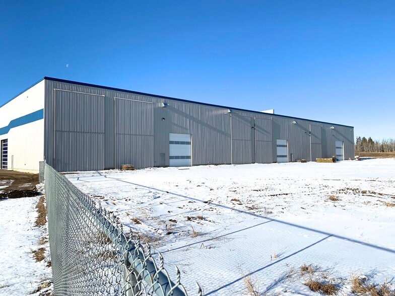 More Photos Of 20 Veenstra Dr, Red Deer County Warehouse For Lease
