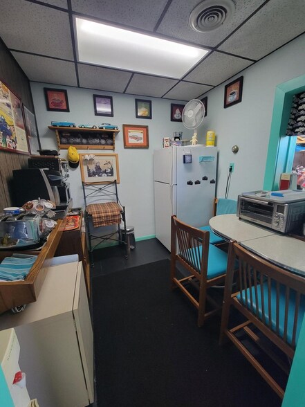 More Photos Of 744 Springfield St, Dayton Auto Repair For Sale